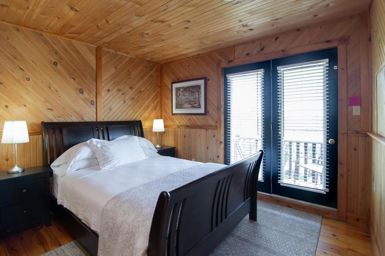 Bye The Bay Bed And Breakfast Ridgetown Экстерьер фото